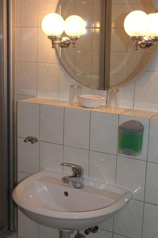 Ammerscher Bahnhof Muhlhausen Bagian luar foto